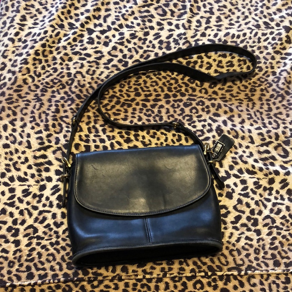 Vintage 90’s Coach crossbody